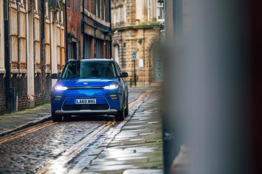  Kia Soul EV (SK3) 2019 года  (UK) (фото 18 из 40)